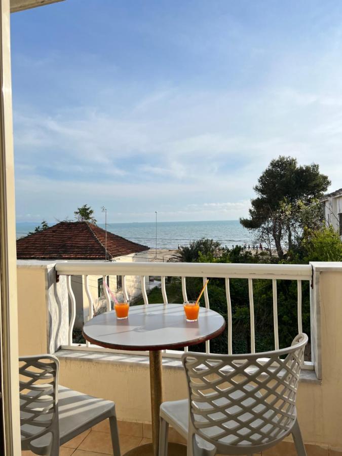 Appartement Sea View And Next To Promenade, Studio,1,1 And 2,1 *